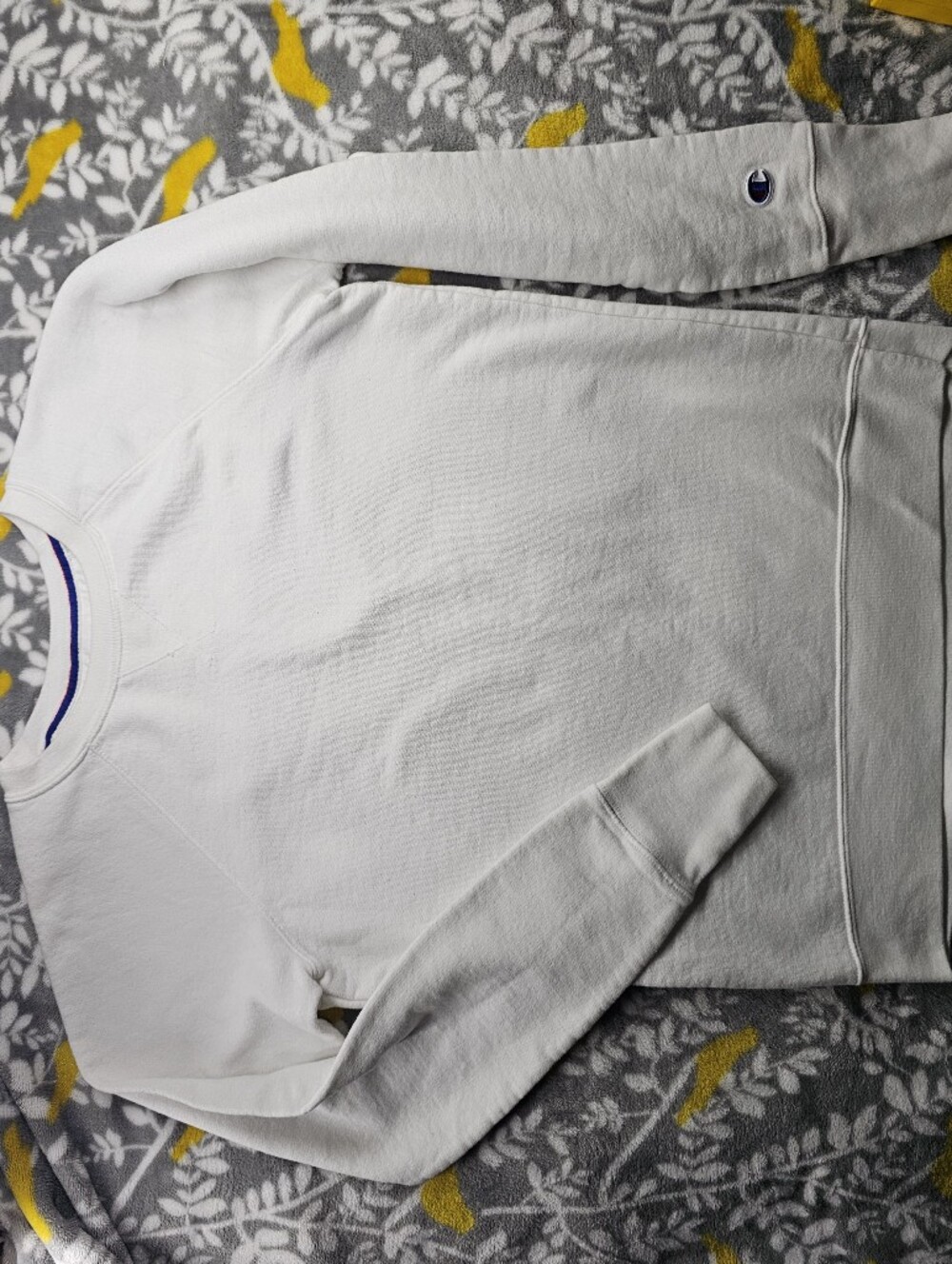 Champion Women's White Powerblend Fleece Classic Crewneck Sweatshirt Size S